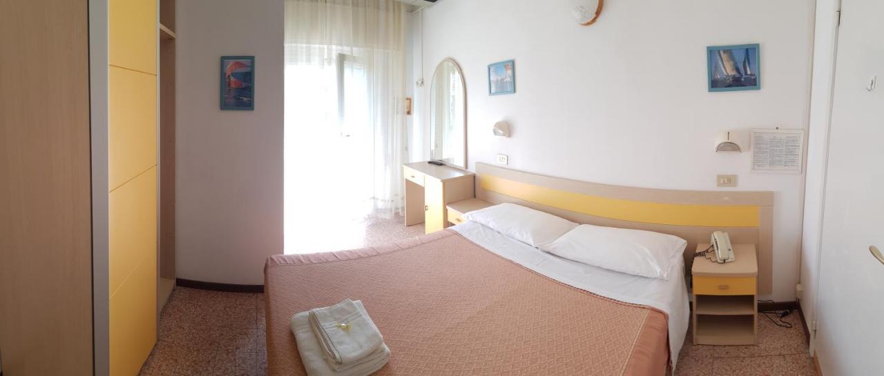 Hotel Le Pleiadi Беллария-Иджеа-Марина Экстерьер фото